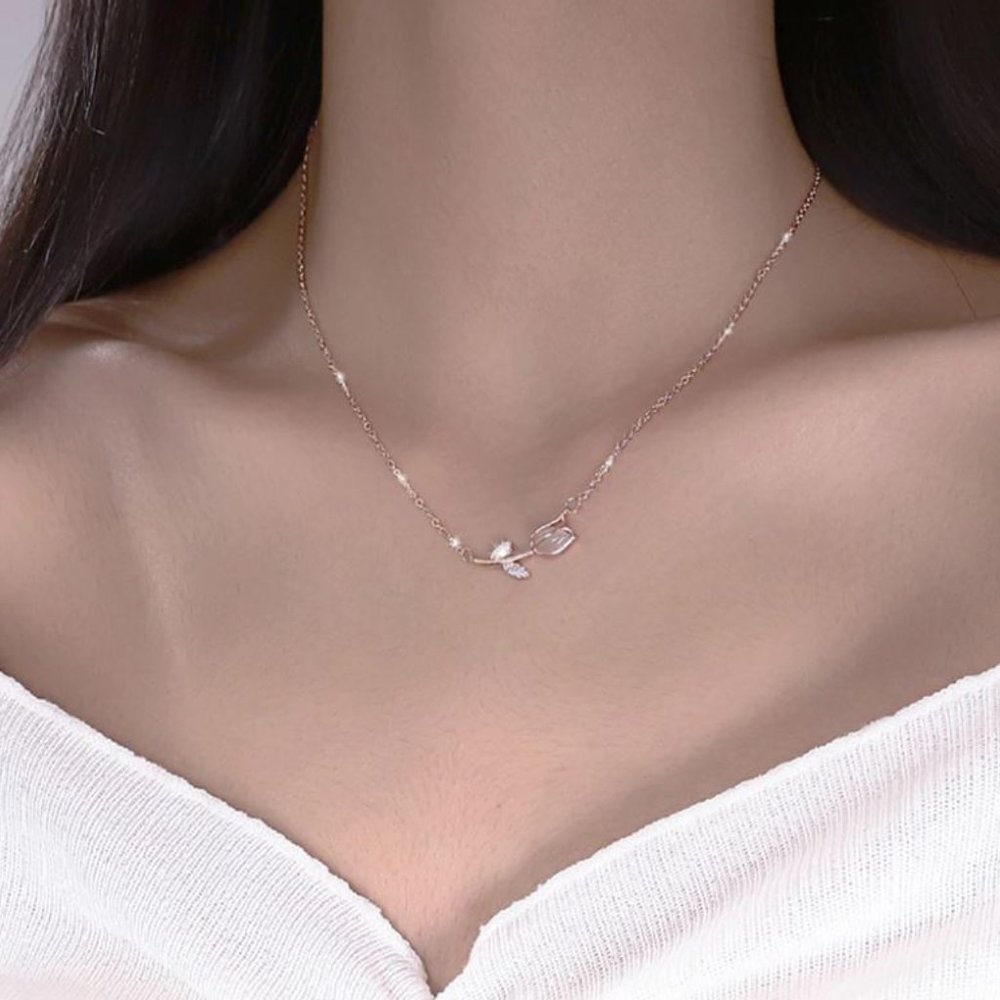 925 Sterling Silver Rose Flower Necklace Rose Gold - Picture 1 of 2
